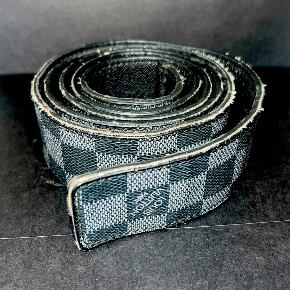 Vintage Louis Vuitton belt - no buckle